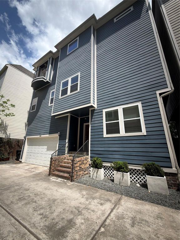 1431 W 25th St, Houston, TX 77008