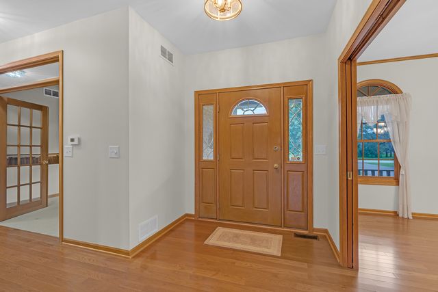 2506 Mustang Trail, Woodstock, IL 60098