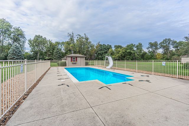 2506 Mustang Trail, Woodstock, IL 60098