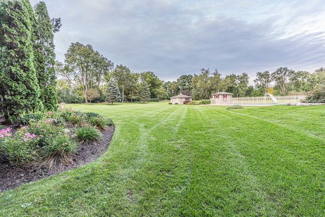 2506 Mustang Trail, Woodstock, IL 60098