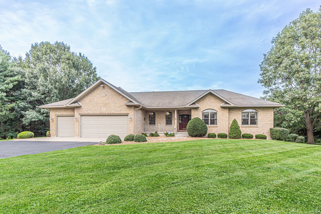 2506 Mustang Trail, Woodstock, IL 60098