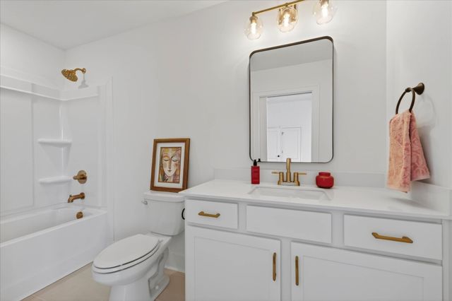 2030 Daniel Johnson Way, Clarksville, TN 37043