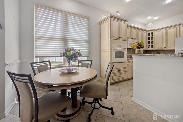 23 Crooked Stick Place, Monroe, NJ 08831