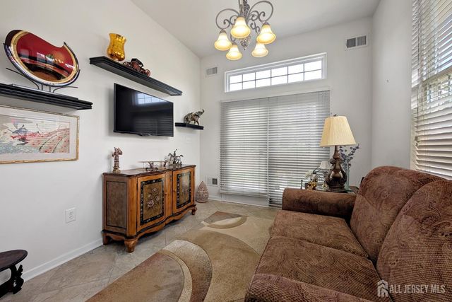 23 Crooked Stick Place, Monroe, NJ 08831