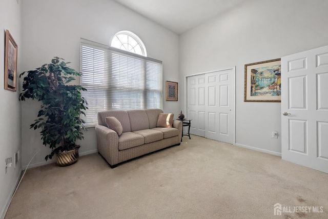 23 Crooked Stick Place, Monroe, NJ 08831