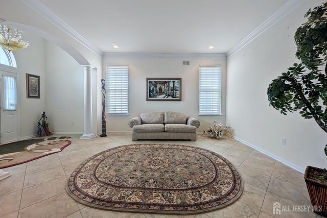 23 Crooked Stick Place, Monroe, NJ 08831