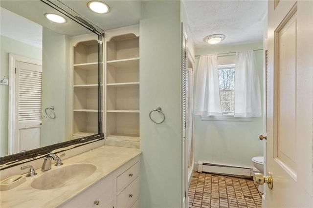 40 Pelham Drive, Fitchburg, MA 01420