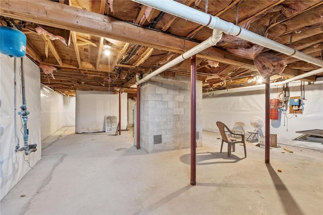 40 Pelham Drive, Fitchburg, MA 01420