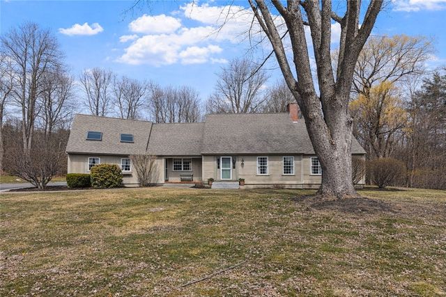 40 Pelham Drive, Fitchburg, MA 01420