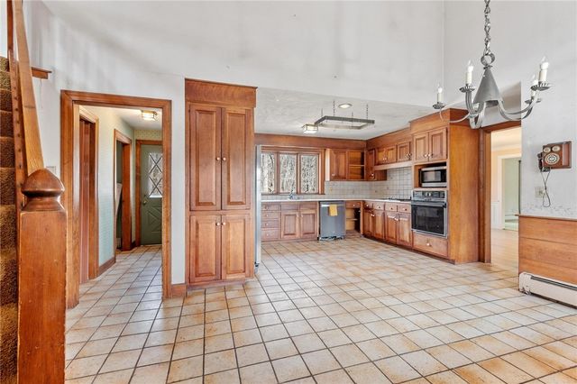 40 Pelham Drive, Fitchburg, MA 01420