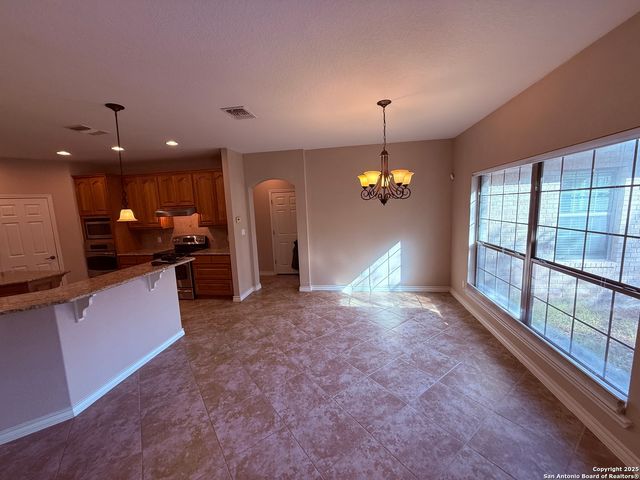 250 Palomino, Natalia, TX 78059