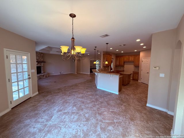 250 Palomino, Natalia, TX 78059