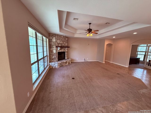 250 Palomino, Natalia, TX 78059