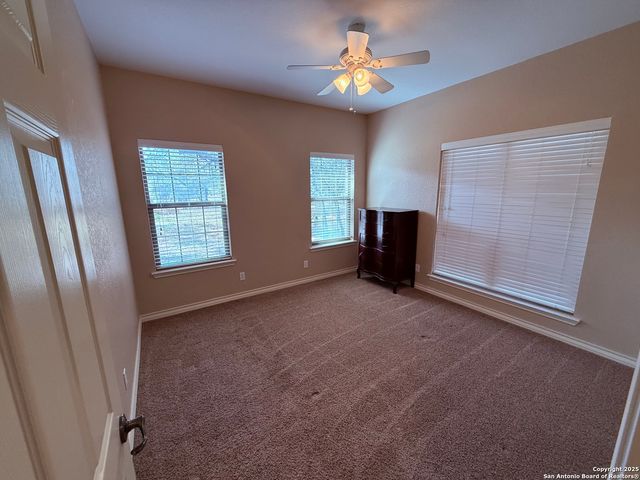 250 Palomino, Natalia, TX 78059