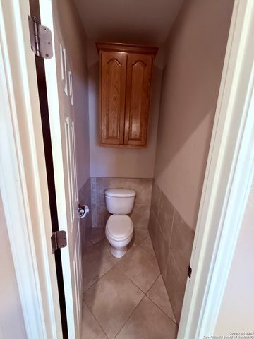 250 Palomino, Natalia, TX 78059