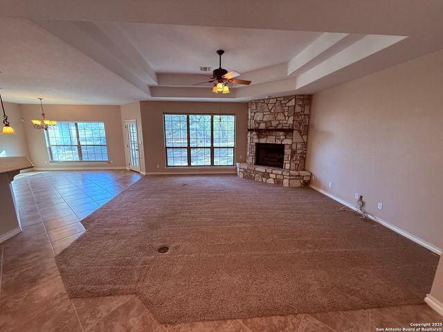 250 Palomino, Natalia, TX 78059