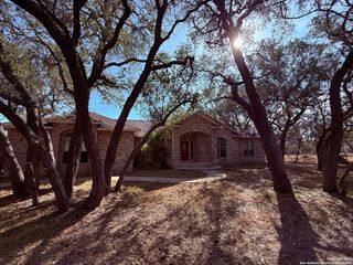250 Palomino, Natalia, TX 78059