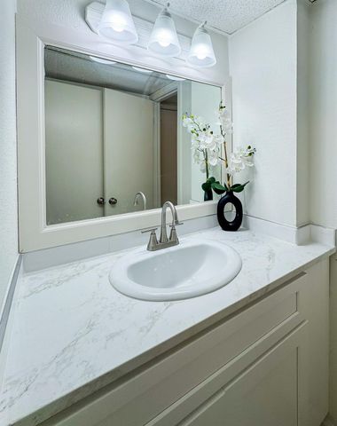 5810 Sweeney CIR D, Austin, TX 78723