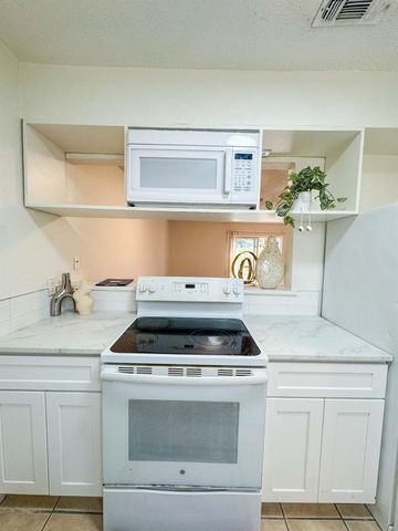 5810 Sweeney CIR D, Austin, TX 78723