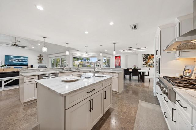 109 DRIFTWOOD LANE, Largo, FL 33770