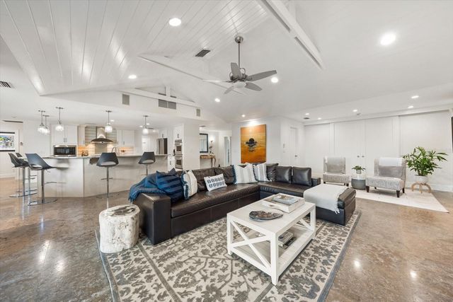 109 DRIFTWOOD LANE, Largo, FL 33770