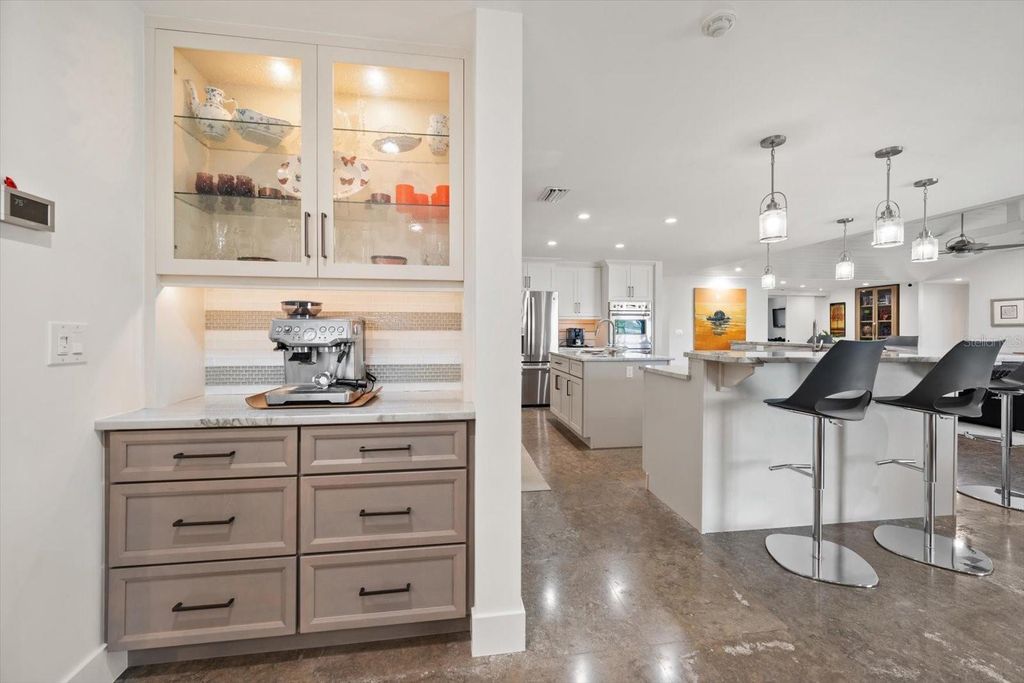 Image 20 of property listing at 109 DRIFTWOOD LANE, Largo, FL 33770