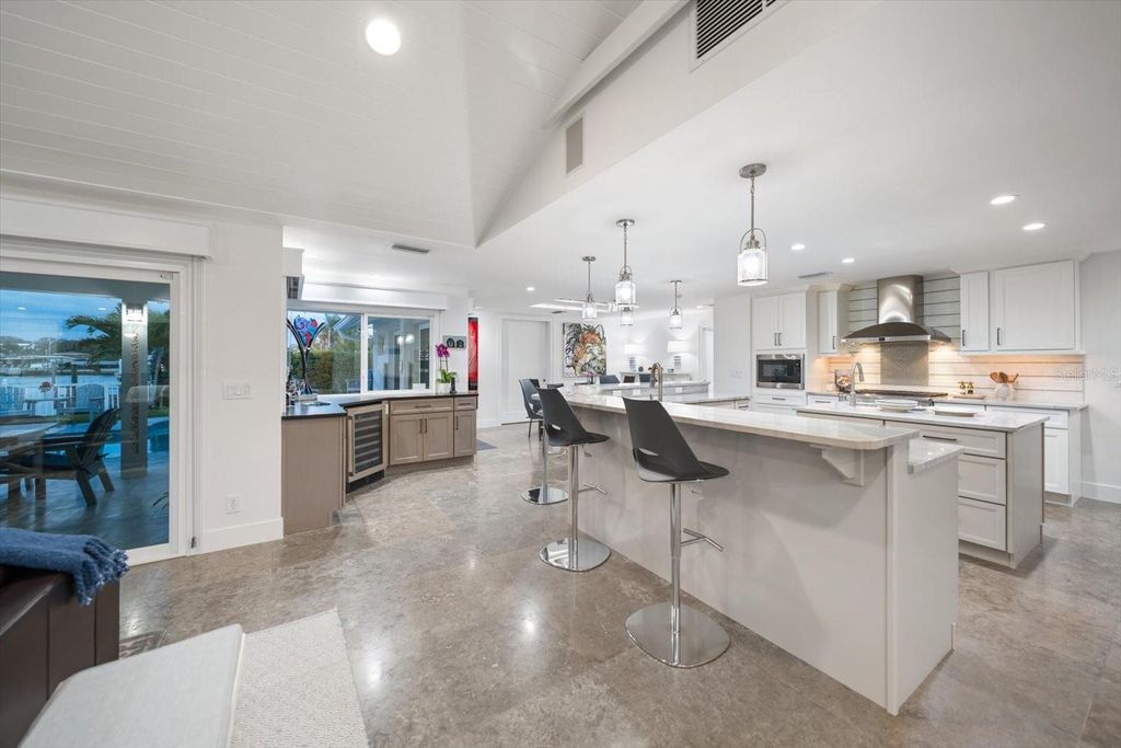 Image 21 of property listing at 109 DRIFTWOOD LANE, Largo, FL 33770