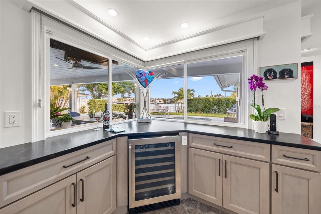 Image 25 of property listing at 109 DRIFTWOOD LANE, Largo, FL 33770