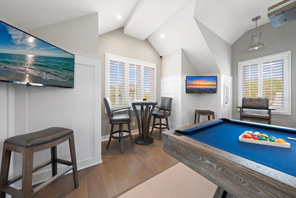 Image 52 of property listing at 109 DRIFTWOOD LANE, Largo, FL 33770