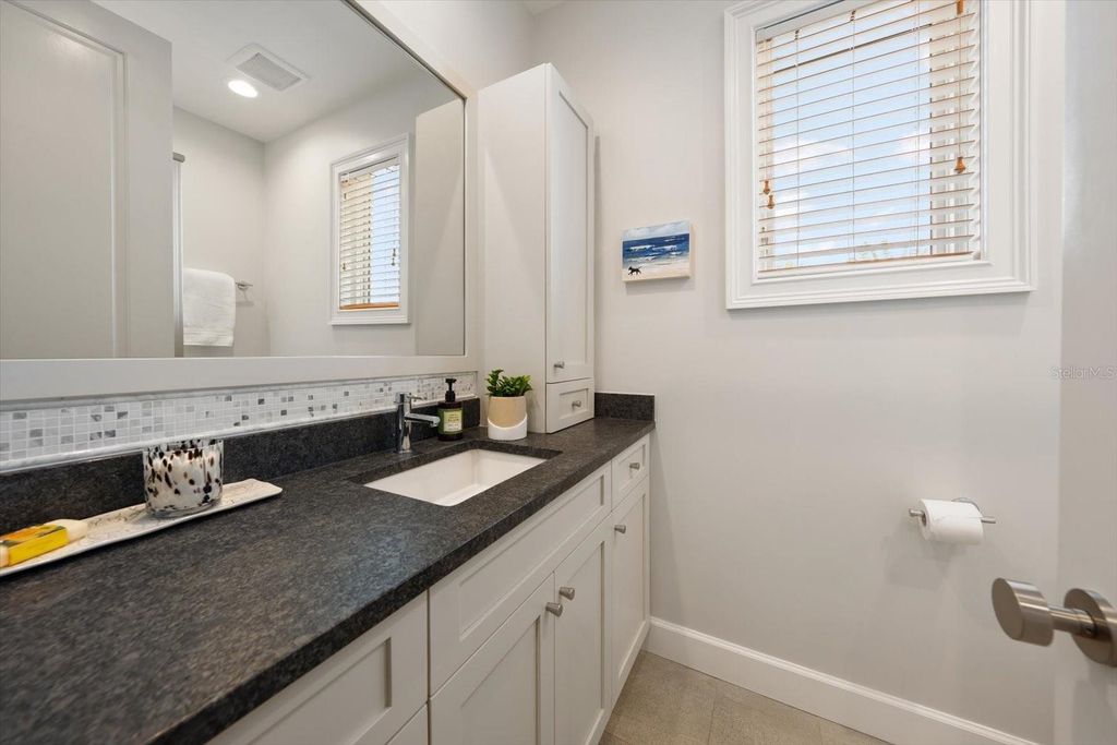 Image 54 of property listing at 109 DRIFTWOOD LANE, Largo, FL 33770