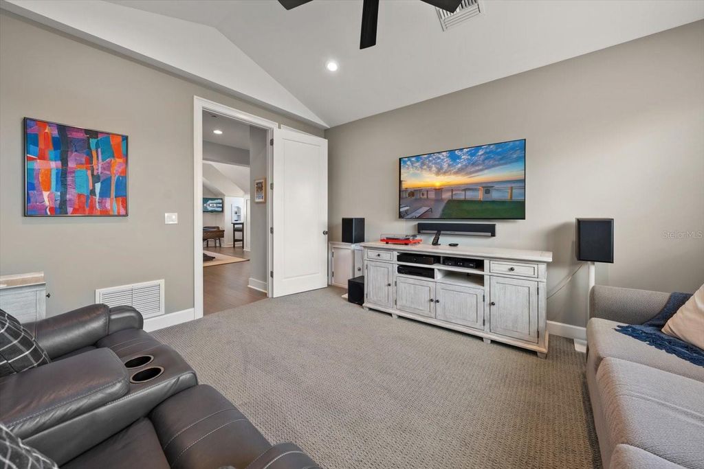 Image 55 of property listing at 109 DRIFTWOOD LANE, Largo, FL 33770