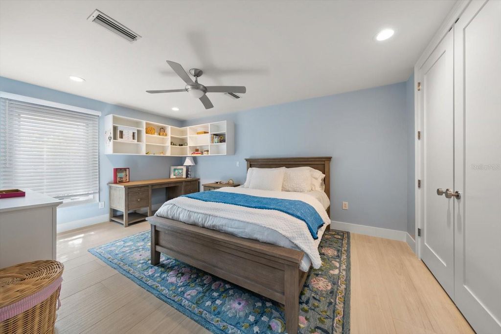 Image 60 of property listing at 109 DRIFTWOOD LANE, Largo, FL 33770