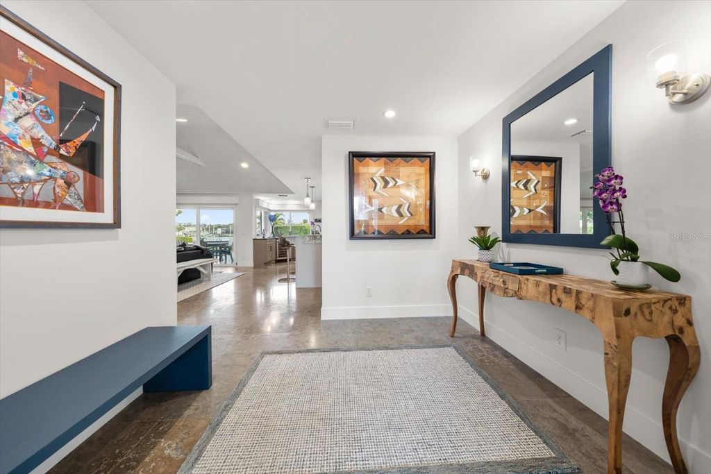 Image 7 of property listing at 109 DRIFTWOOD LANE, Largo, FL 33770