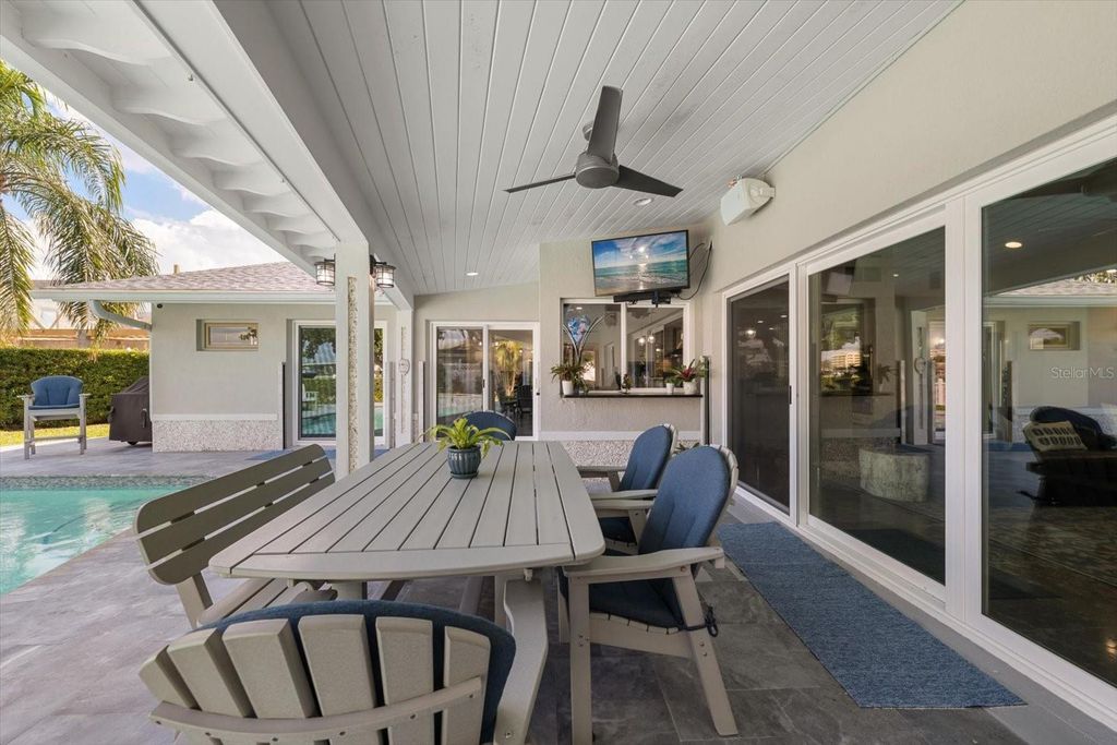 Image 70 of property listing at 109 DRIFTWOOD LANE, Largo, FL 33770