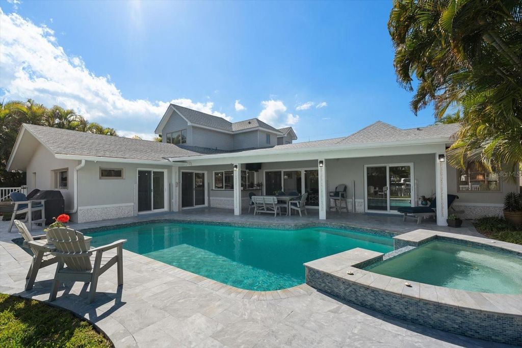 Image 72 of property listing at 109 DRIFTWOOD LANE, Largo, FL 33770