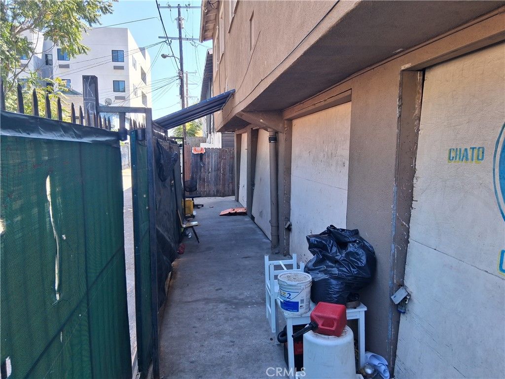 1321 E Adams, Los Angeles, CA 90011 — photo 4