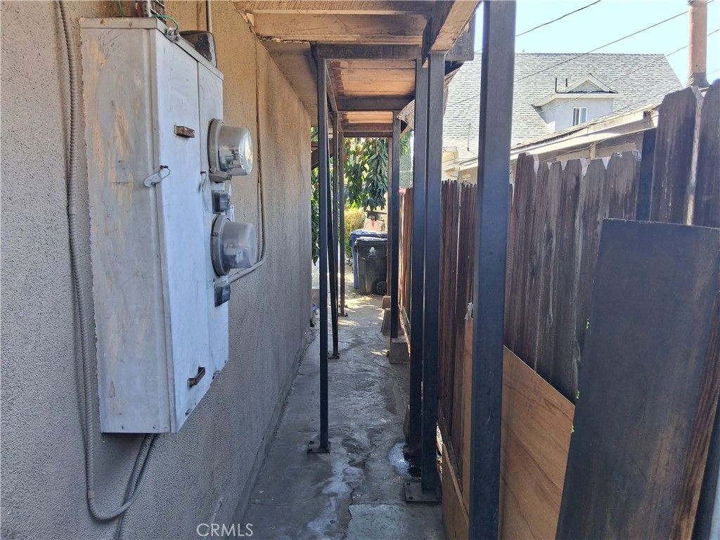 1321 E Adams, Los Angeles, CA 90011 — photo 5