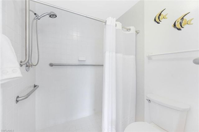 651 Wiggins Lake DR # 102, Naples, FL 34110