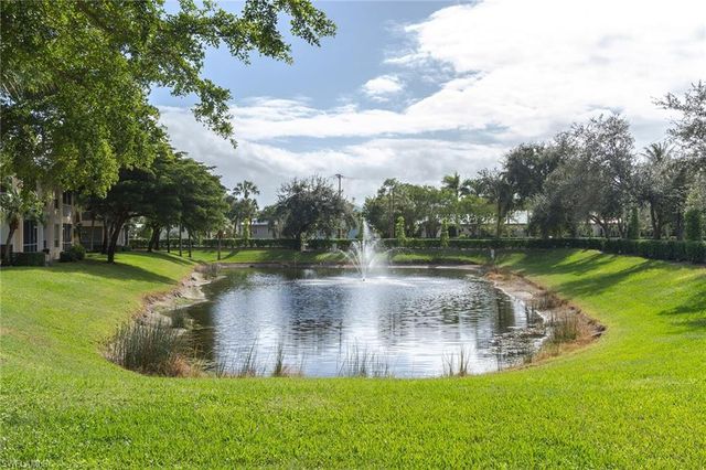 651 Wiggins Lake DR # 102, Naples, FL 34110