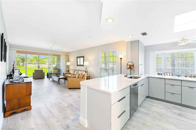 651 Wiggins Lake DR # 102, Naples, FL 34110