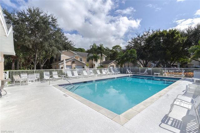 651 Wiggins Lake DR # 102, Naples, FL 34110