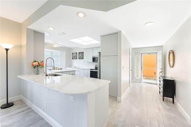 651 Wiggins Lake DR # 102, Naples, FL 34110