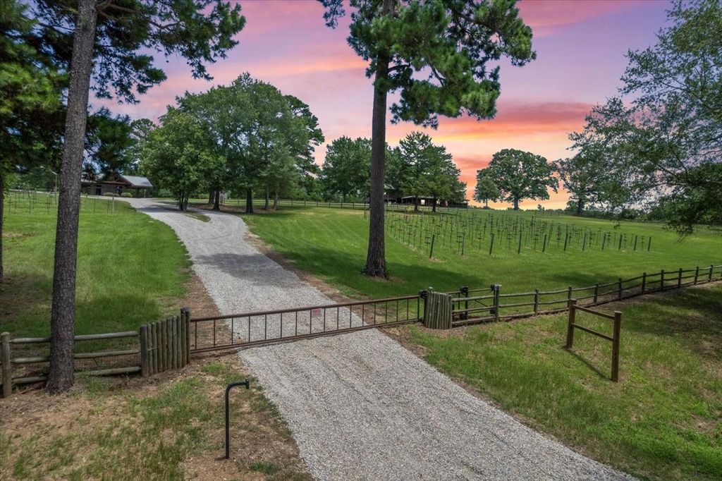 2575 CR 2474, Mineola, TX 75773