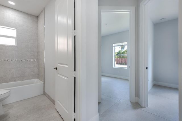 513 6th Avenue S, Lake Worth Beach, FL 33460