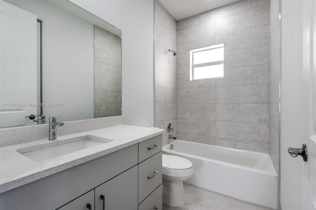 513 6th Avenue S, Lake Worth Beach, FL 33460