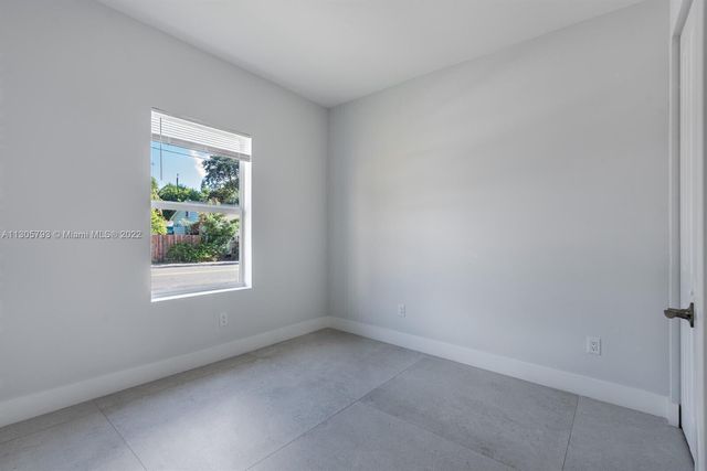 513 6th Avenue S, Lake Worth Beach, FL 33460