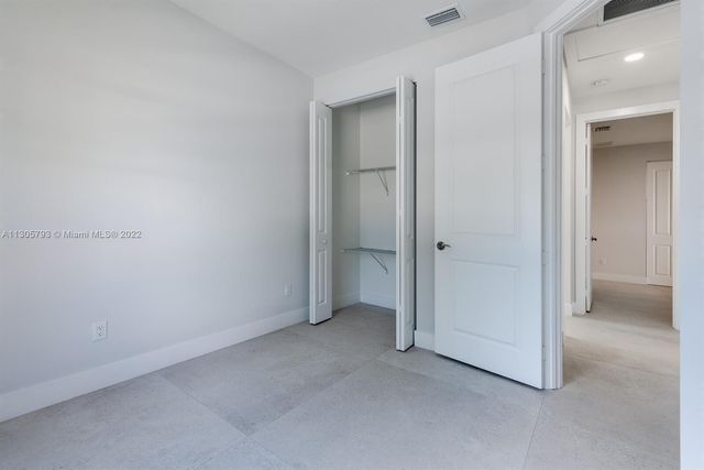 513 6th Avenue S, Lake Worth Beach, FL 33460