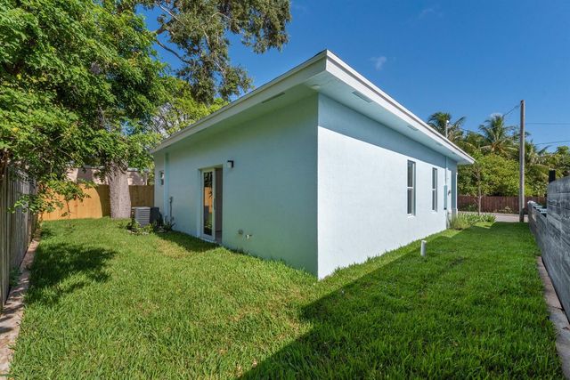 513 6th Avenue S, Lake Worth Beach, FL 33460
