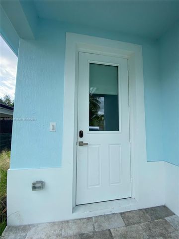 513 6th Avenue S, Lake Worth Beach, FL 33460