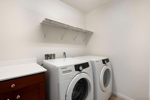 3548 Shoreline Bluff Lane, San Diego, CA 92110